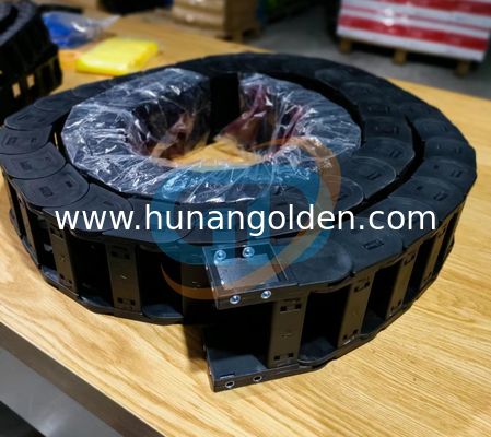 Black Concrete Pump Spare Parts Metal Drag Chain For Outrigger 1031000021